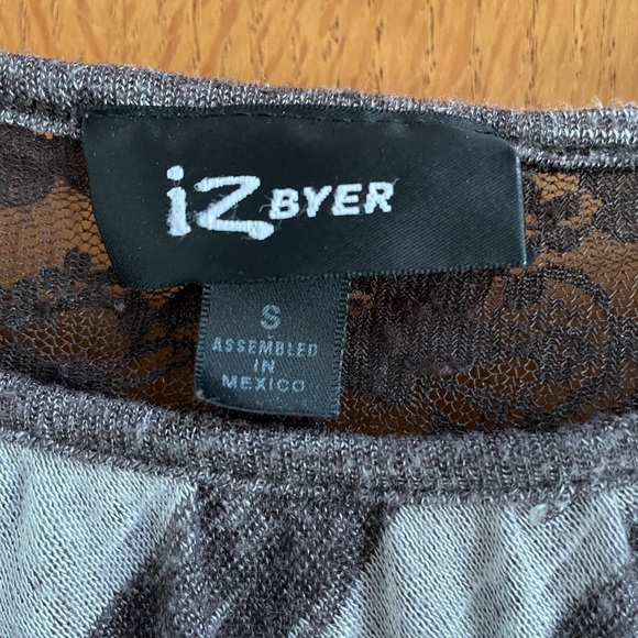 Cute top - Picture 3 of 3